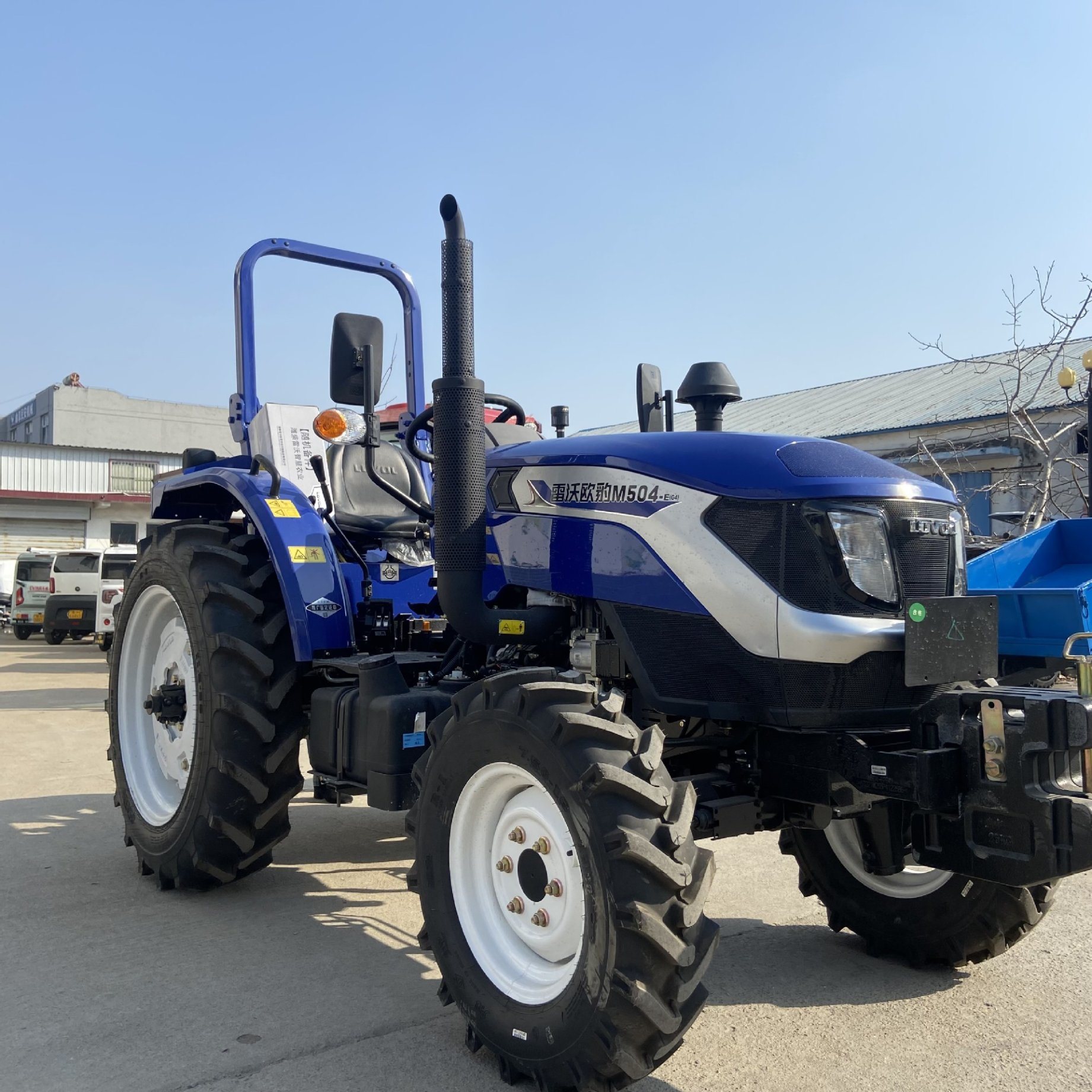 Small Tractor 50 HP 4 Wheel Drive Mini Tractor with Front and Bucket