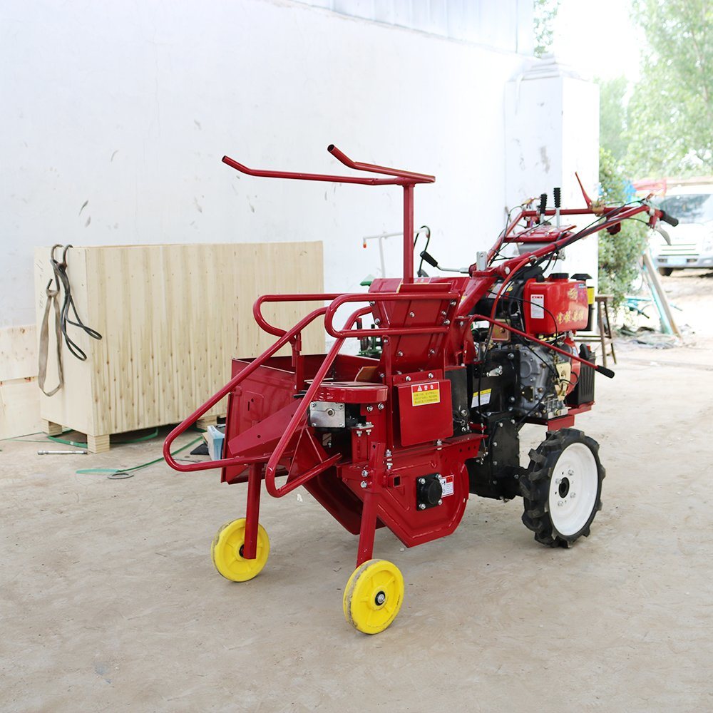 Small Corn Reaper Machine Maize Picker Tractor Corn Harvester Machine for Sale