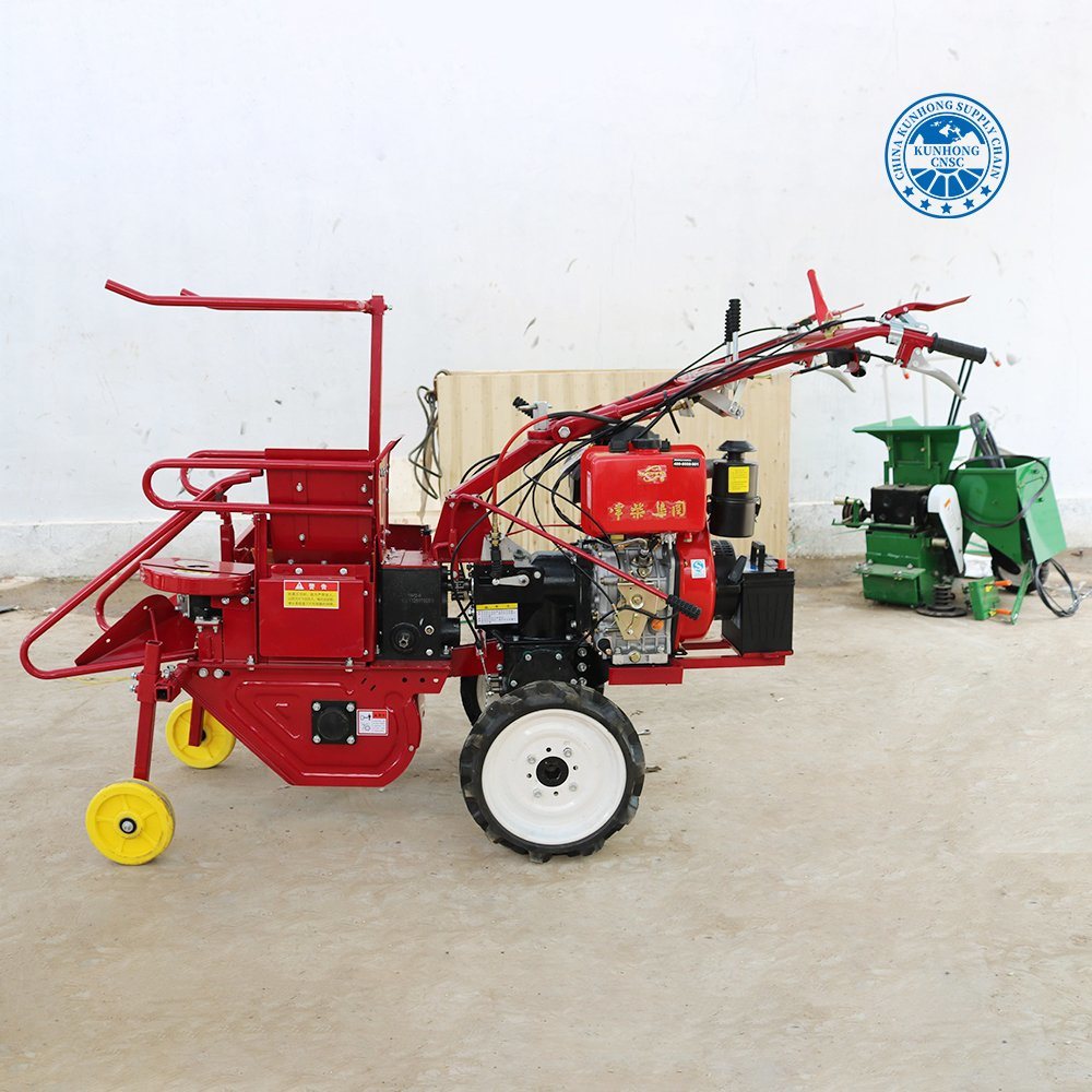 High Efficiency Corn Stalk Crushing Corn Harvester Mini Maize Harvesting Machine